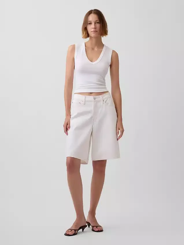 Moderne tanktop met V-hals