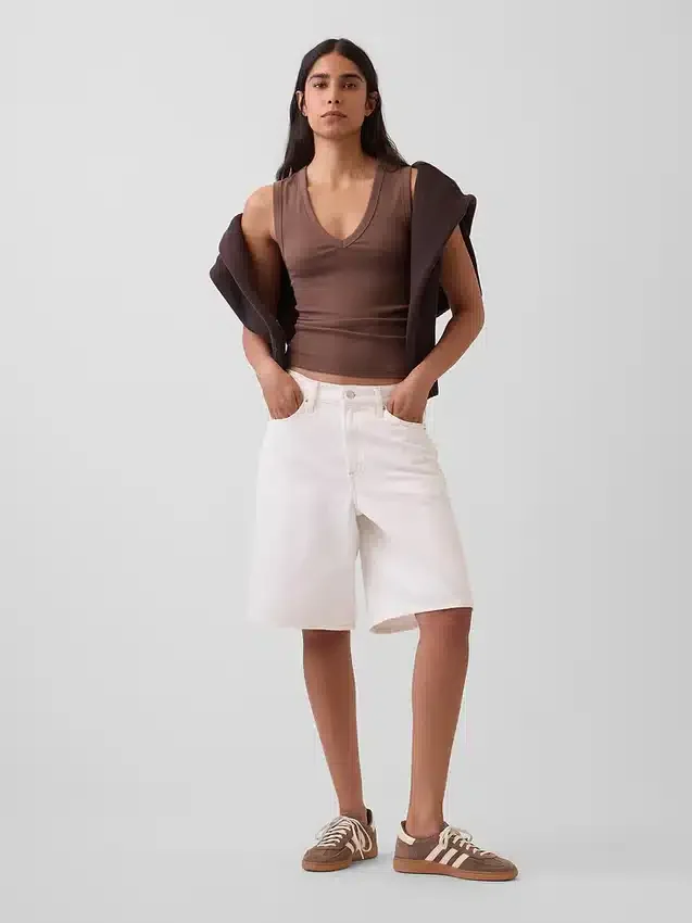 Moderne tanktop met V-hals