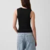 Moderne tanktop met V-hals