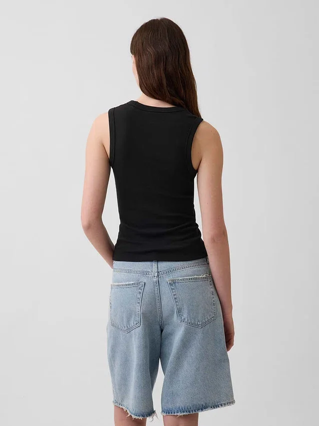 Moderne tanktop met V-hals