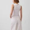Moderne tanktop met V-hals
