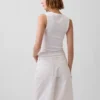 Moderne tanktop met V-hals