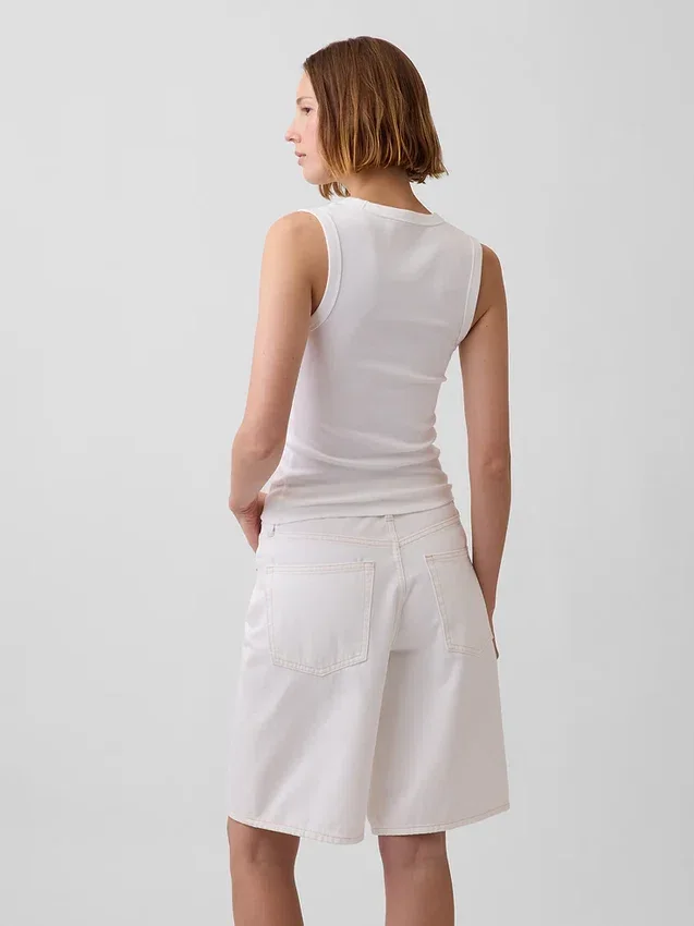 Moderne tanktop met V-hals