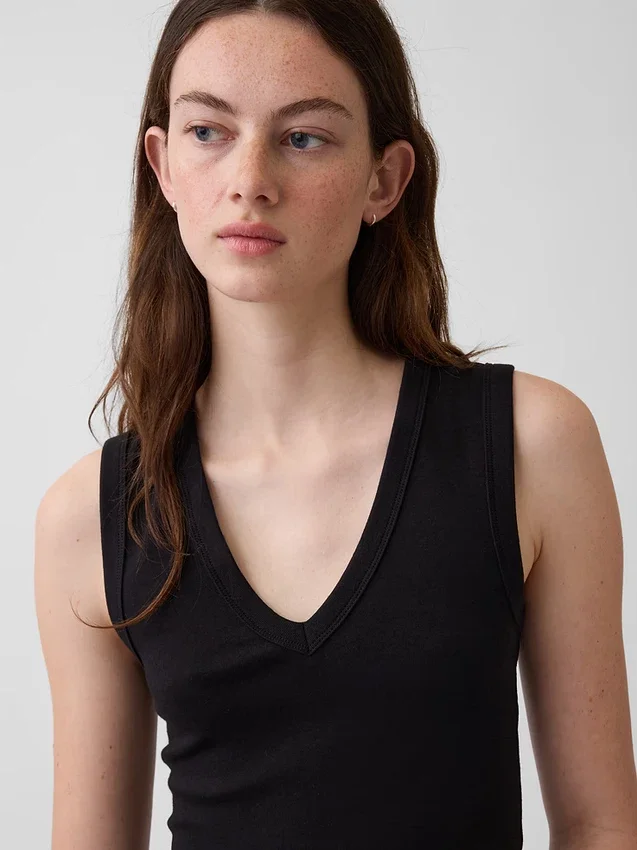 Moderne tanktop met V-hals