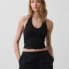 Nauwgebreide halter crop-top