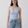 Nauwgebreide halter crop-top