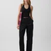 Nauwgebreide halter crop-top