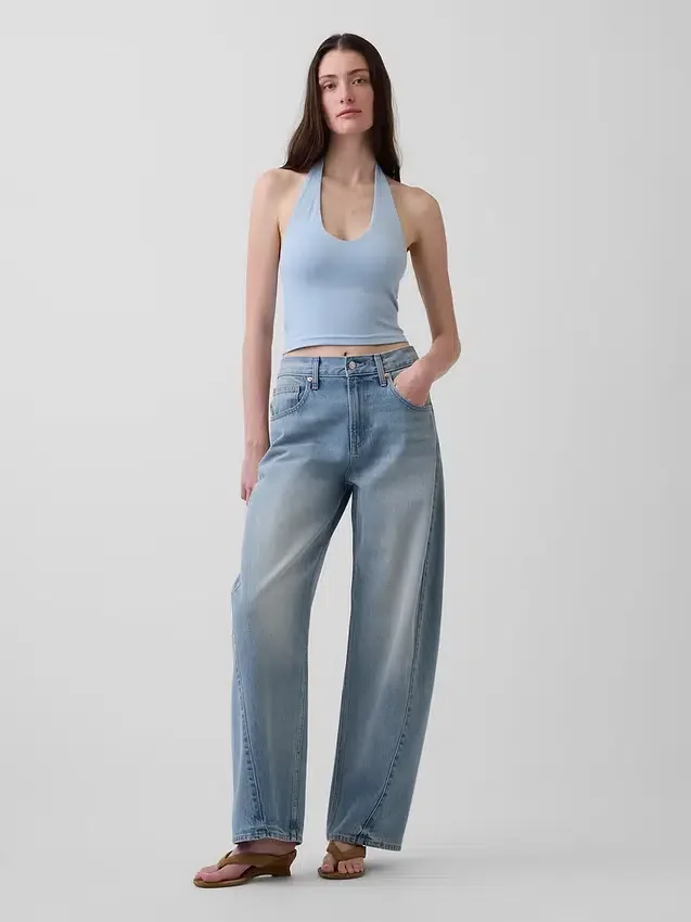 Nauwgebreide halter crop-top