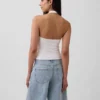 Nauwgebreide halter crop-top