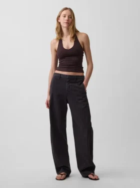 Nauwgebreide halter crop-top