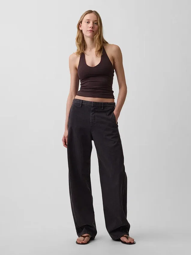 Nauwgebreide halter crop-top