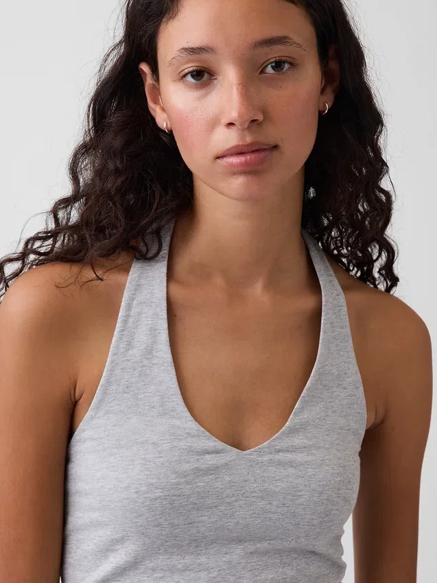 Nauwgebreide halter crop-top