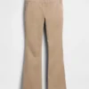 Nauwsluitende kaki broek met lage taille en uitlopende pijpen