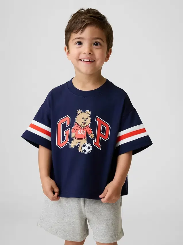 Oversized T-shirt met Brannan Bear-varsity-afbeelding en logo voor Baby & Peuter