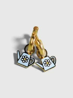 Pierced Co-bedeltjes in de vorm van een gieter voor Huggie-oorbellen