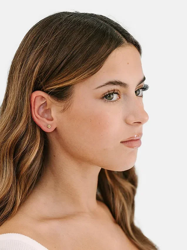 Pierced Co Kleine klassieke bloemoorbellen met schroefsluiting
