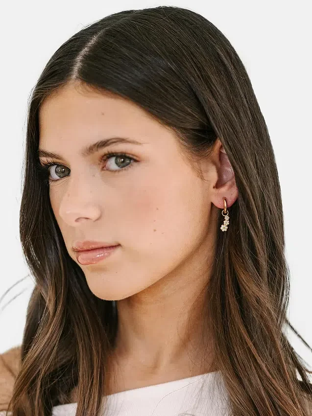 Pierced Co madeliefje-bedeltje voor huggie-oorbellen