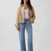Rechte, taps toelopende jeans met middelhoge taille