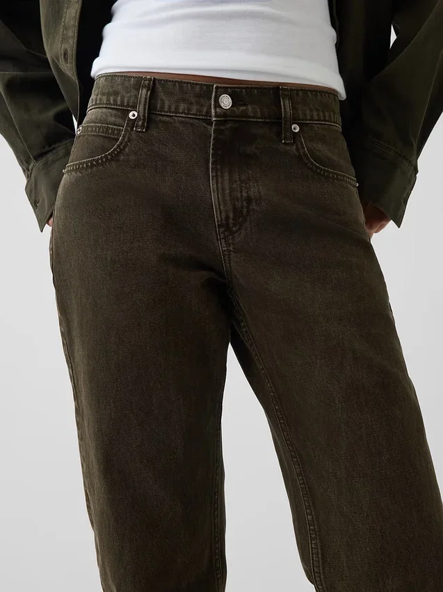 Rechte, taps toelopende jeans met middelhoge taille