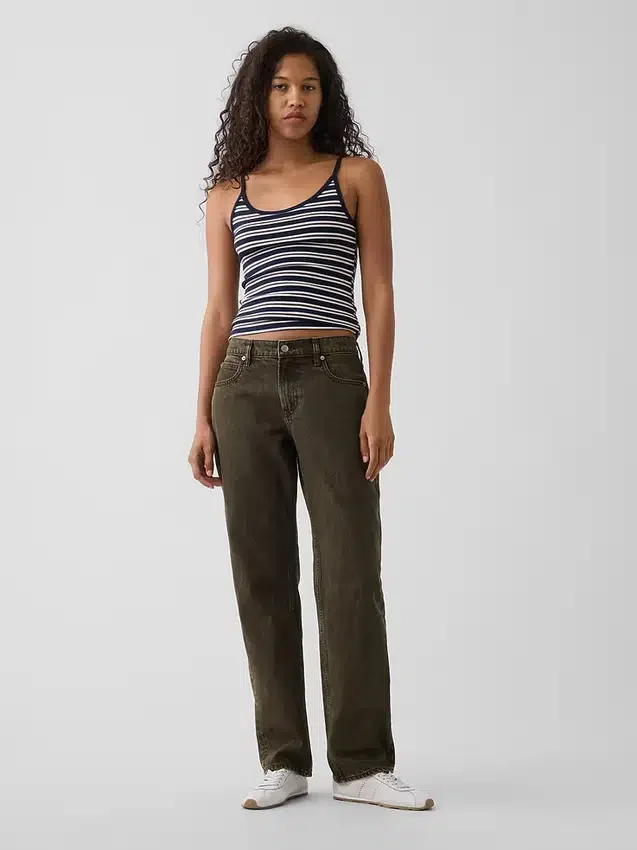 Rechte, taps toelopende jeans met middelhoge taille