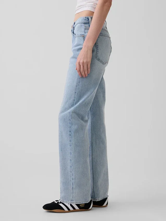 Relaxed straight jeans met middelhoge taille en naden