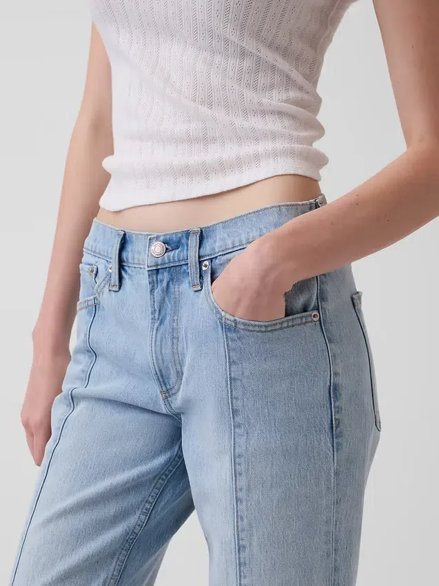 Relaxed straight jeans met middelhoge taille en naden