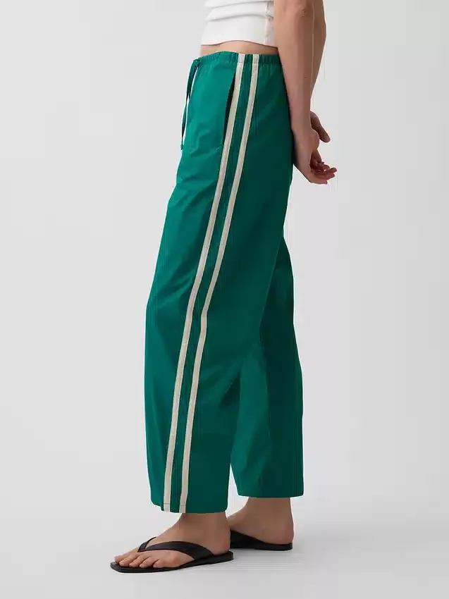 Relaxte, gemakkelijk aan te trekken gestreepte broek van biologisch katoenpopeline