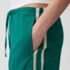 Relaxte, gemakkelijk aan te trekken gestreepte broek van biologisch katoenpopeline