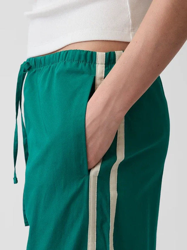 Relaxte, gemakkelijk aan te trekken gestreepte broek van biologisch katoenpopeline