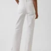 Relaxte rechte Jeans met middelhoge taille en gespleten zoom