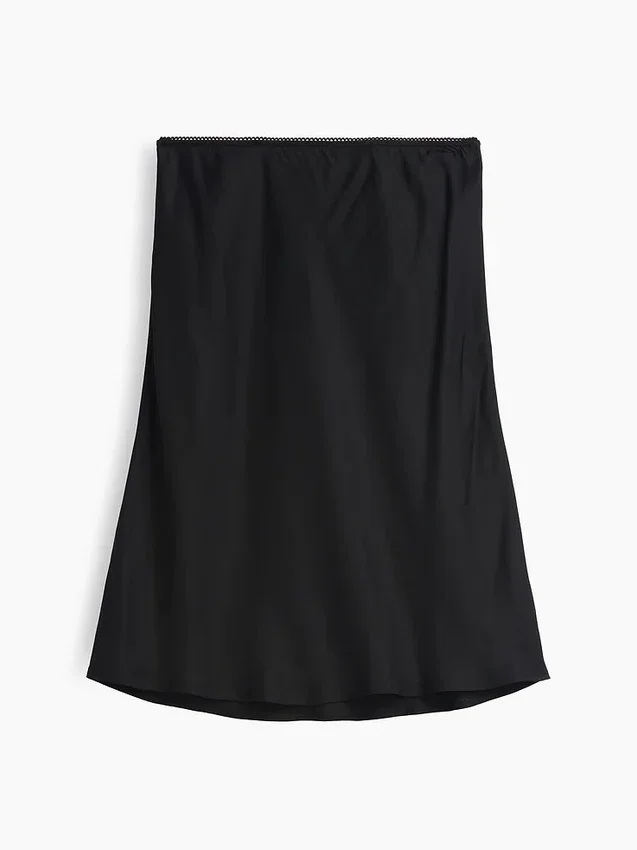 Satijnen rok met schuine snit