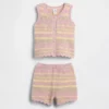 Set met gehaakt gestreept vestje voor baby’s