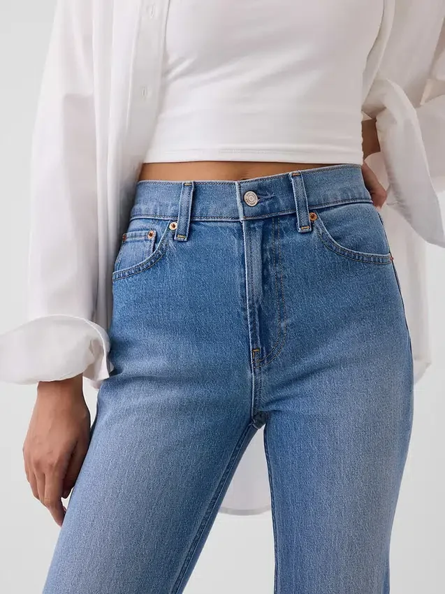 Slim straight jeans met hoge taille en omgeslagen boorden in jaren '90-stijl