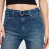 Slim straight-jeans met hoge taille en riemen uit de jaren ’90