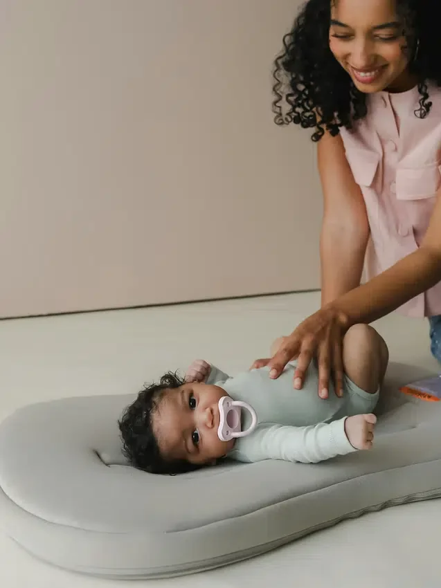 Snuggle Me Curve-ligstoeltje voor baby’s