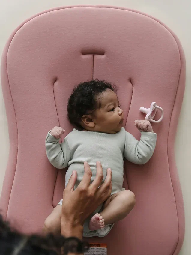 Snuggle Me Curve-ligstoeltje voor baby’s