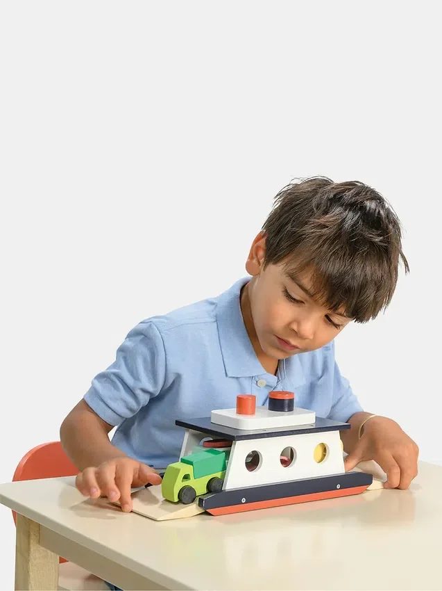 Speelgoedautoveerboot