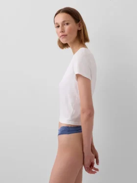 Stringslipje van biologisch stretchkatoen met kanten rand