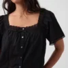 Swingtop met vierkante hals en kanten rand