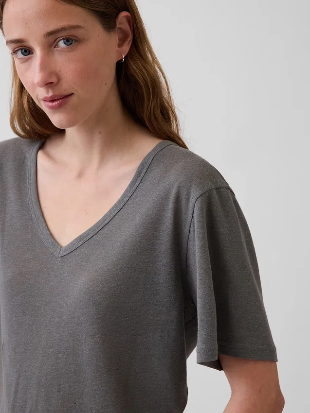 T-shirt met V-hals van linnenmix in relaxte pasvorm
