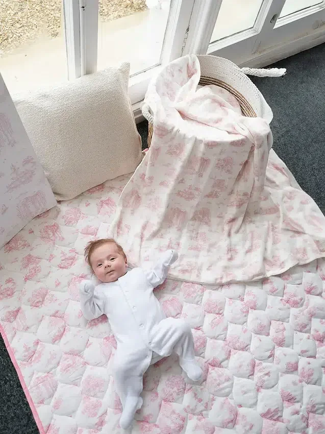 The Gilded Bird: bamboe babydeken met lente-toile-motief