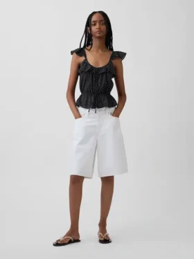 Top met fladdermouwtjes en strik in de taille