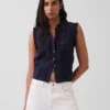 Top met knoopsluiting, plooitjes en kanten rand