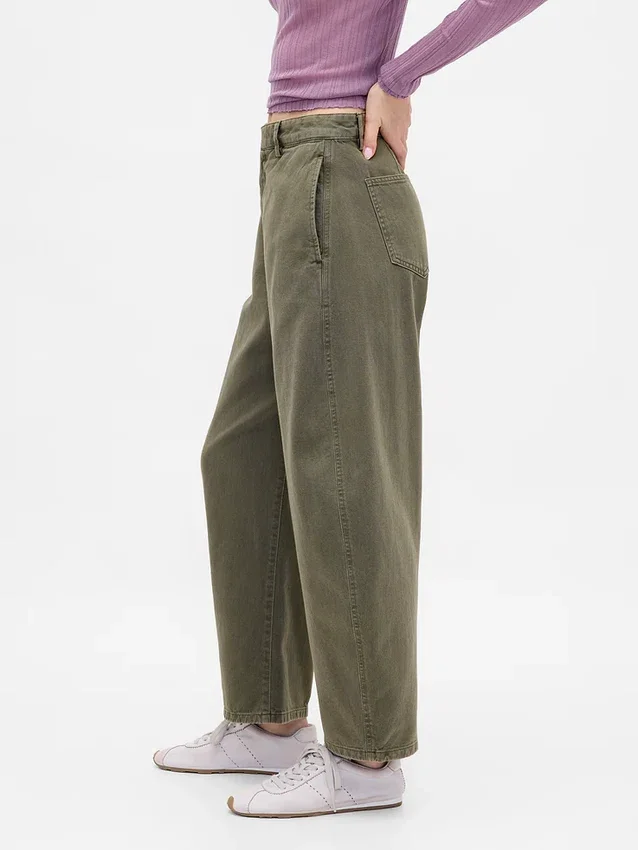 Twill-broek met middelhoge taille en wijde pijpen