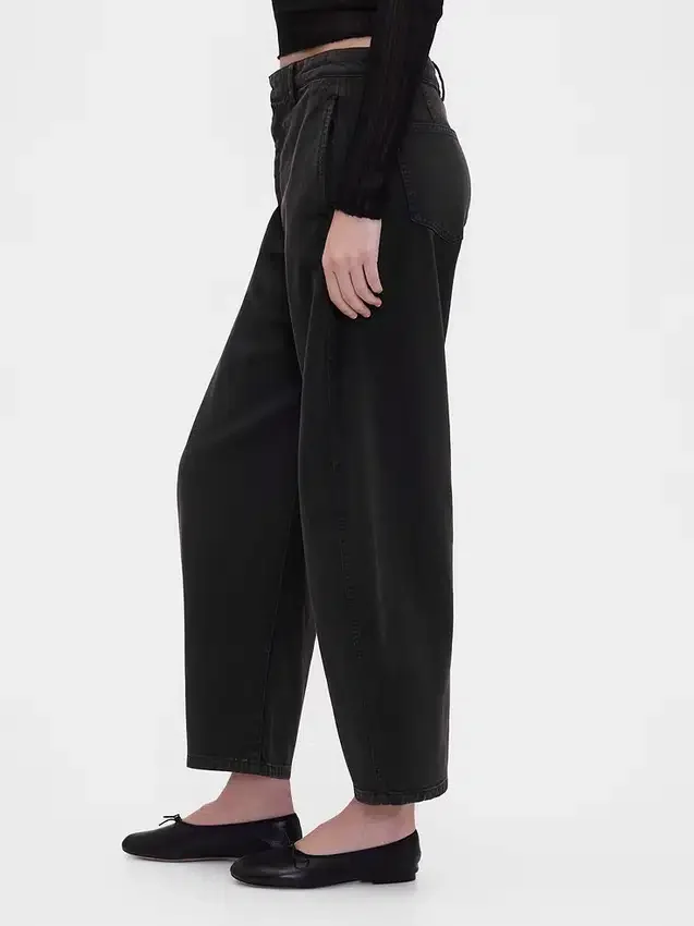 Twill-broek met middelhoge taille en wijde pijpen