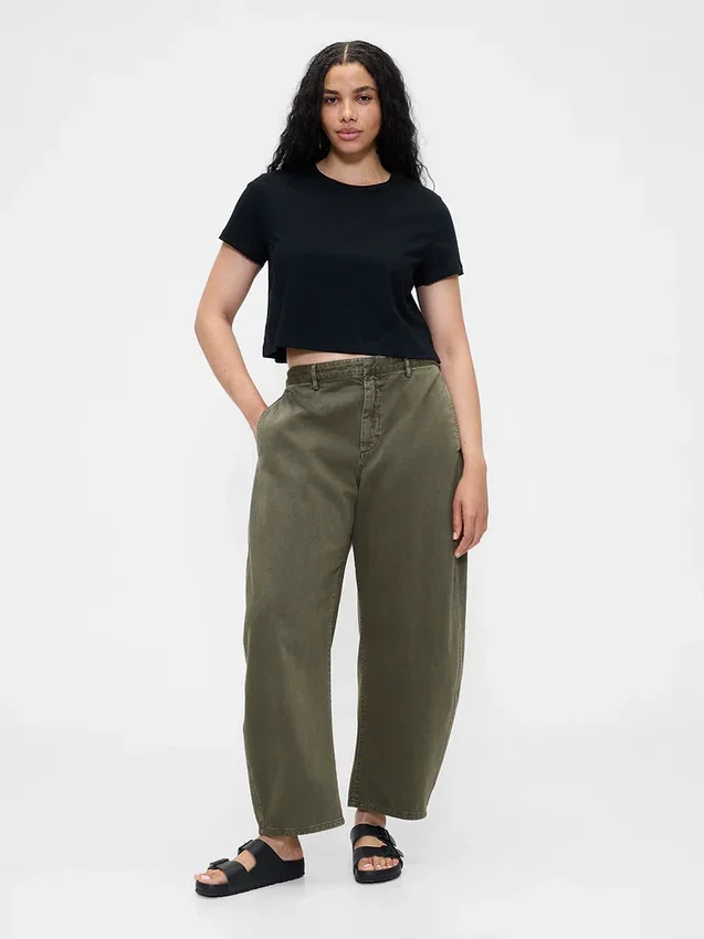 Twill-broek met middelhoge taille en wijde pijpen