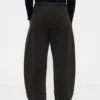 Twill-broek met middelhoge taille en wijde pijpen