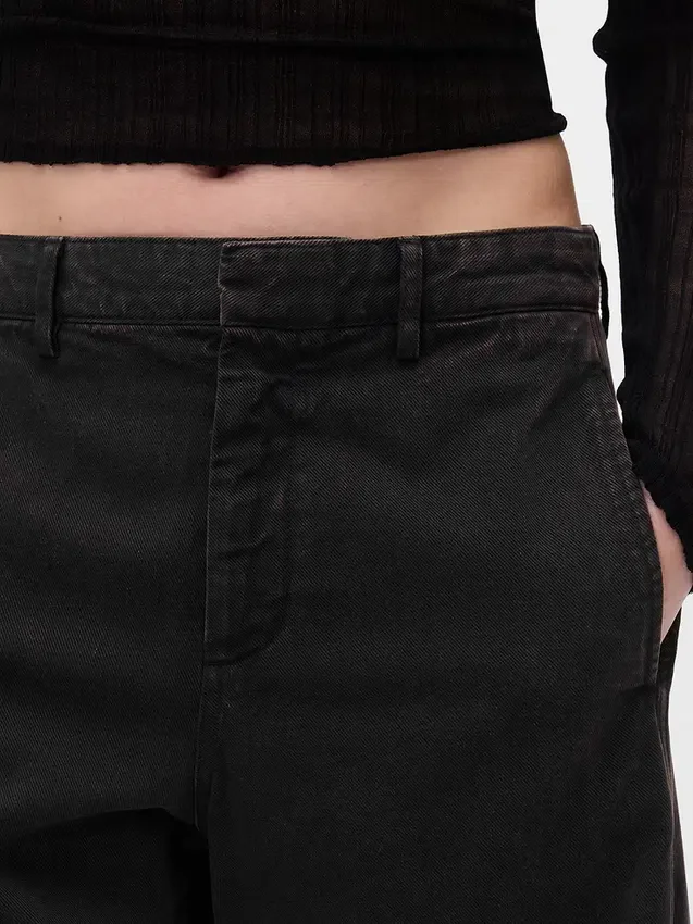 Twill-broek met middelhoge taille en wijde pijpen