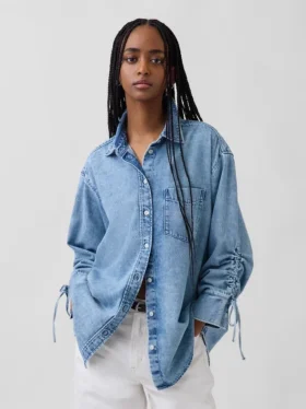 Ultrazacht denim overmaats overhemd met gerimpelde mouwen