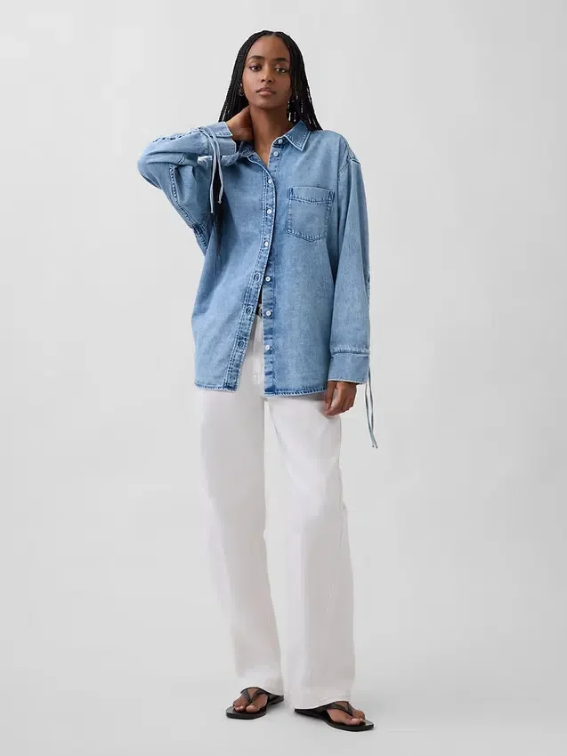 Ultrazacht denim overmaats overhemd met gerimpelde mouwen